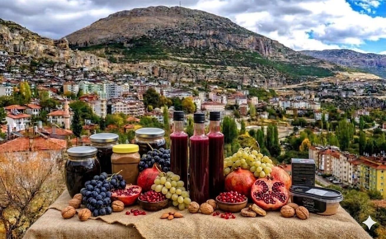 Doğal nar ekşisi ve kahvaltılık ürünler
